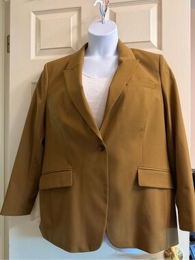 NWT Women’s Slim Italian Wool Blazer in Saddle Brown